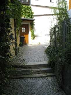 Untere kurze Treppe in der Zinngiessergasse